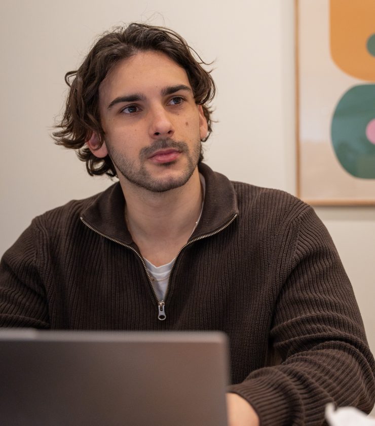 Portrait de Antoine Simon, responsable commercial chez Contrast